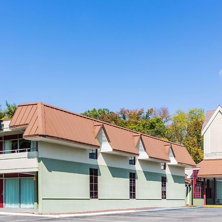 Days Inn Восток Страудсберг Экстерьер фото