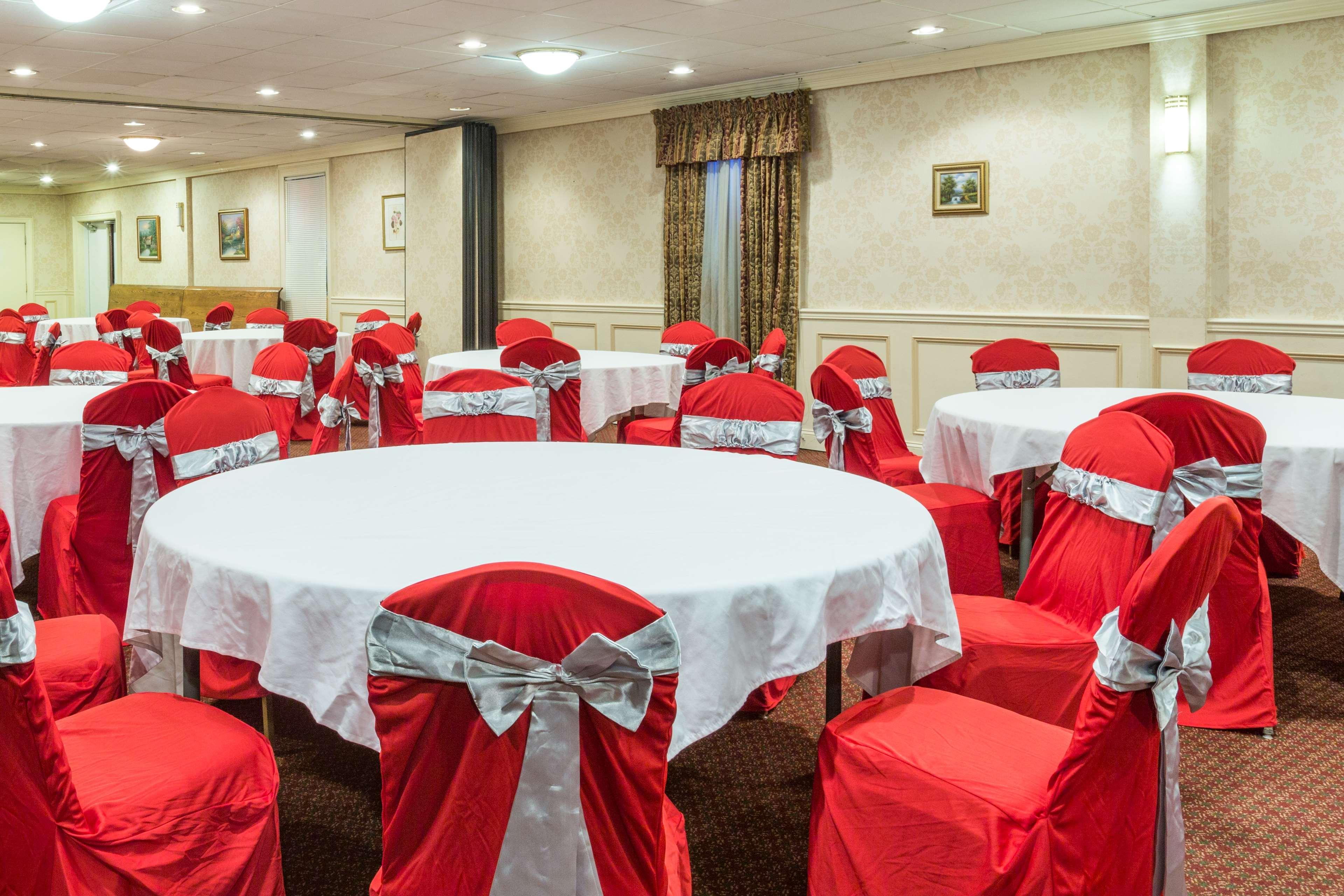 Days Inn Восток Страудсберг Экстерьер фото
