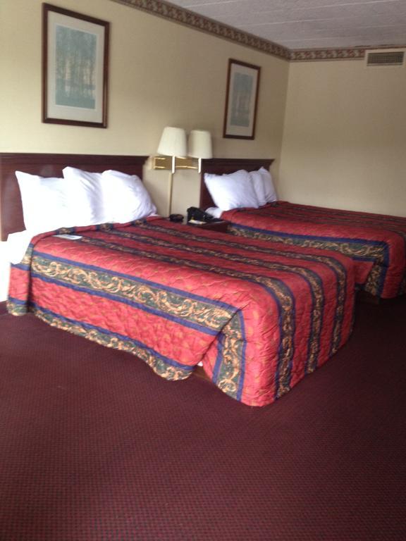Days Inn Восток Страудсберг Экстерьер фото